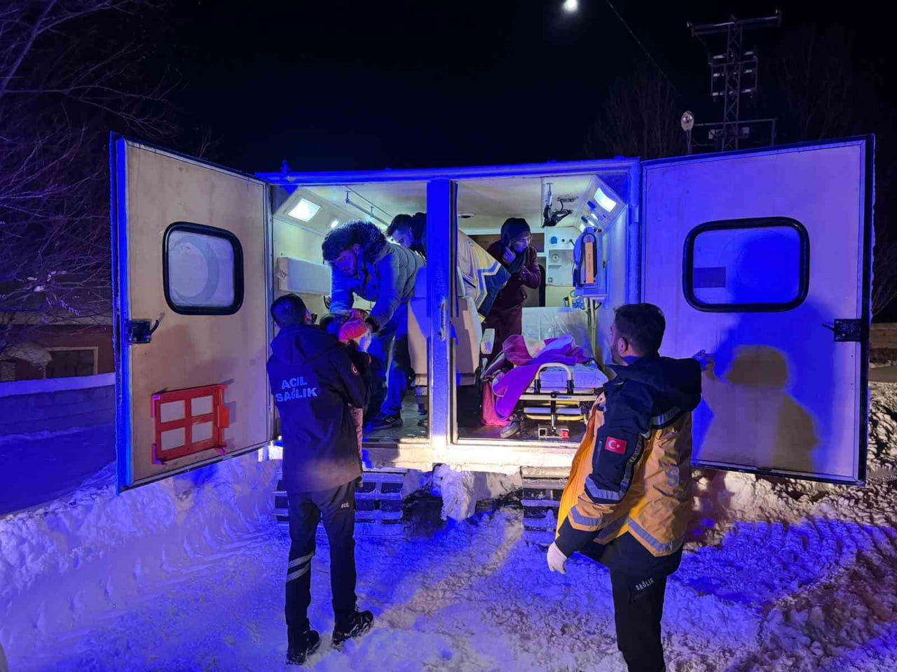 HASTANEDE TEDAVİ ALTINA ALINAN AREM JİYAN SÜRÜCÜ’NÜN SAĞLIK DURUMUNUN YAKINDAN TAKİP EDİLDİĞİ...