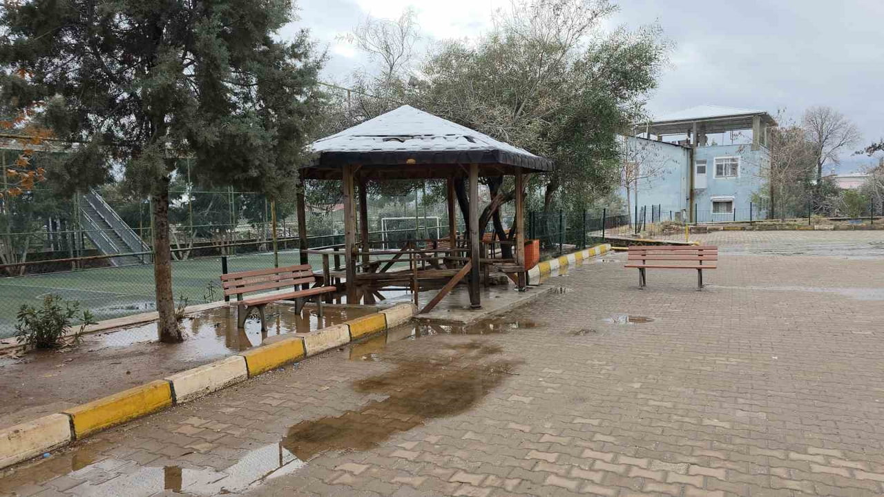 HATAY’DA 17 YAŞINDAKİ FATİH GÖK OKUL BAHÇESİNDE AV TÜFEĞİYLE VURULMUŞ HALDE BULUNDU.