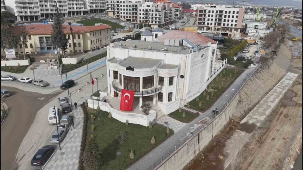 HATAY’DA ASRIN FELAKETİNDE YERLE BİR OLAN TARİHİ MECLİS BİNASI, SAYIN CUMHURBAŞKANI RECEP TAYYİP...