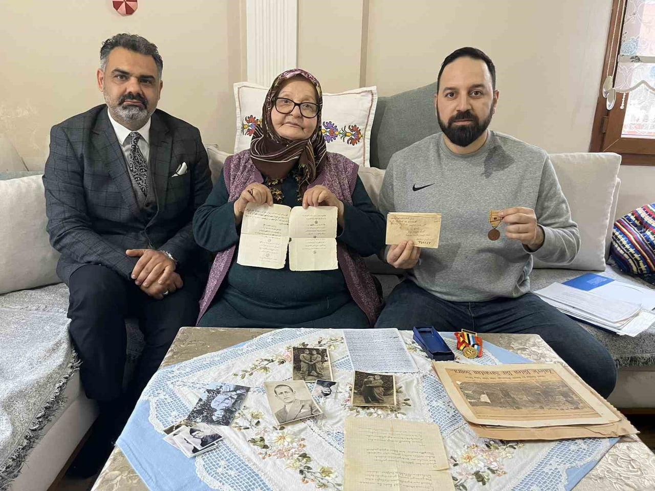 HATAY’DA YAŞAYAN ZÜLEYHA BALLI, KORE SAVAŞINDA ŞEHİT OLAN BABASI İBRAHİM BALLI’DAN KALAN GERİYE...