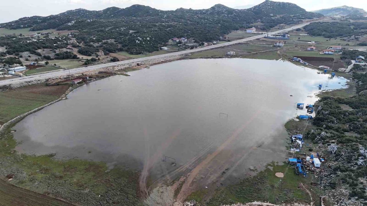 HATAY’DA YAZ AYLARINDA MERA OLARAK KULLANILAN VE KIŞ AYLARINDA SU TUTAN BEREKETİN SİMGESİ...