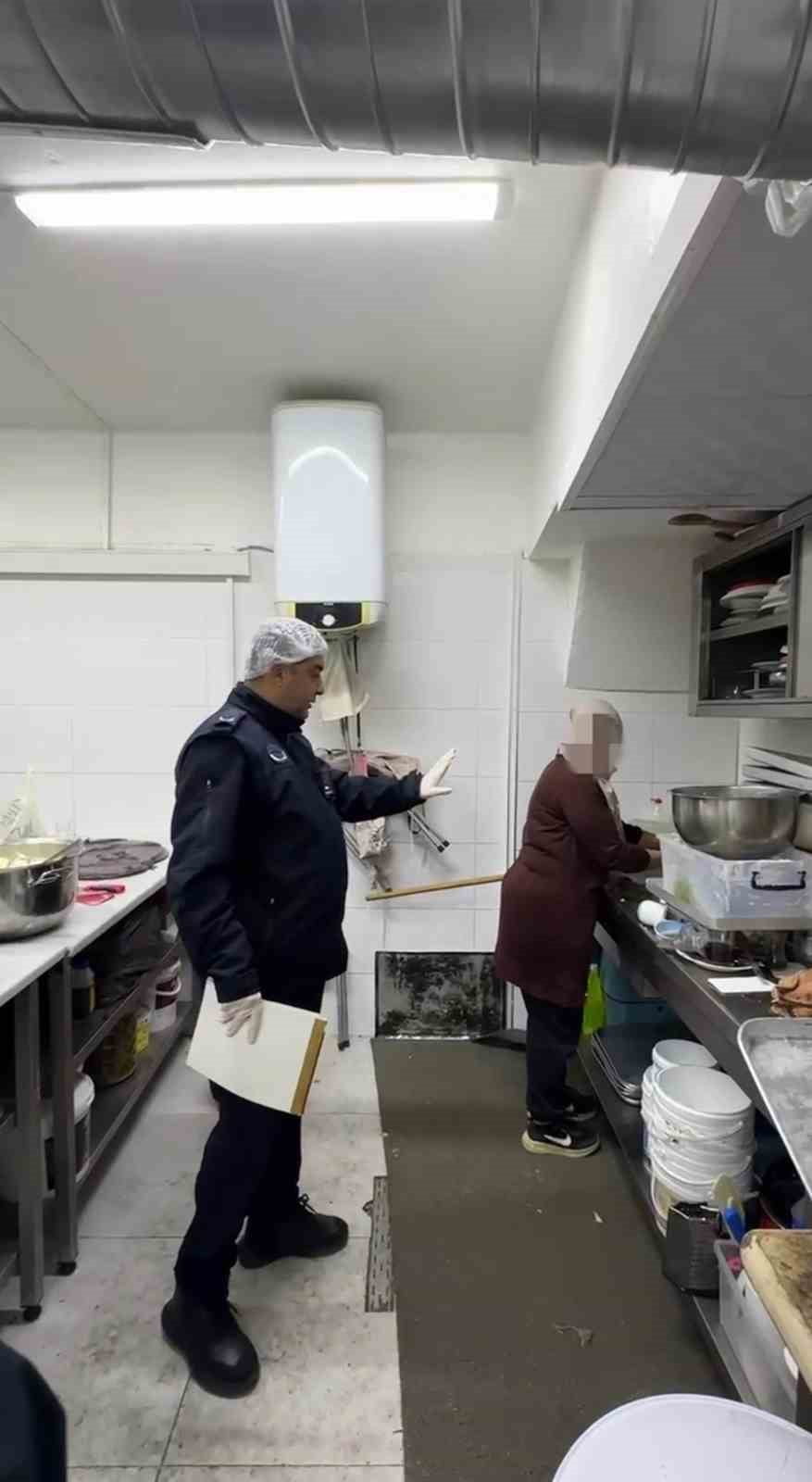 HATAY’DA ZABITA EKİPLERİ TARAFINDAN PASTANE, TATLI SATIŞ VE İMALATI YAPAN İŞYERLERİNE YÖNELİK...
