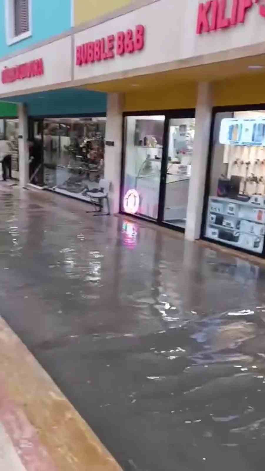 HATAY’IN İSKENDERUN İLÇESİNDE YER ALAN VE BİR SÜRE ÖNCE YENİLENEN YÜZÜYLE HİZMETE AÇILAN...
