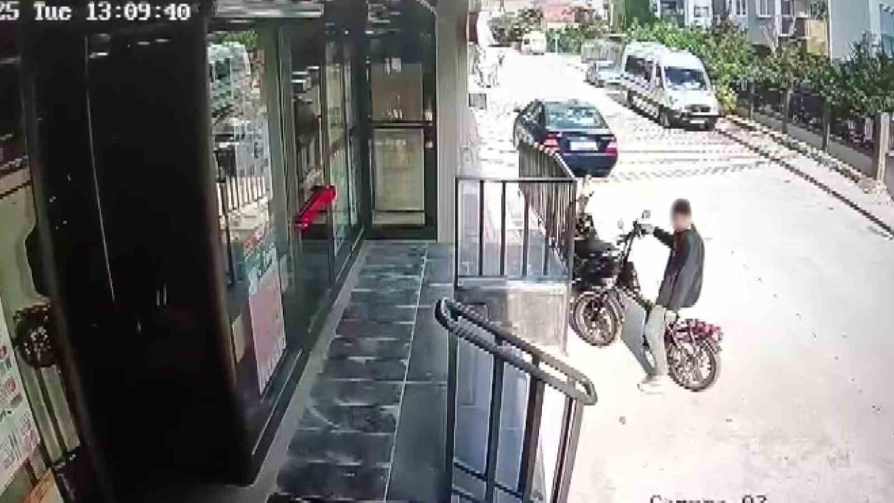 HIRSIZLIK ANLARI KAMERAYA YANSIDI