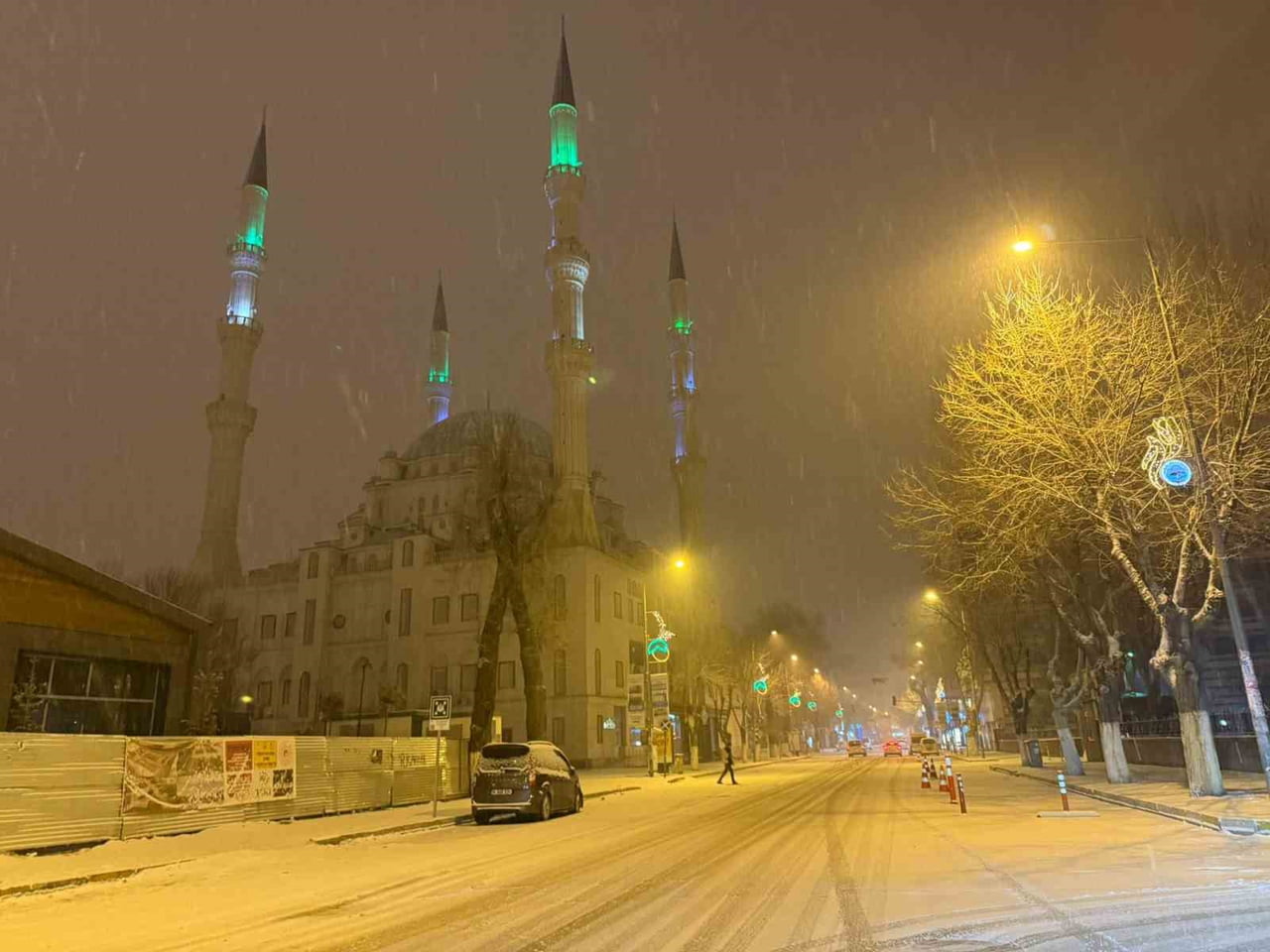 IĞDIR’DA KAR YAĞIŞI ETKİSİNİ SÜRDÜRÜYOR: METEOROLOJİDEN BUZLANMA VE DON UYARISI