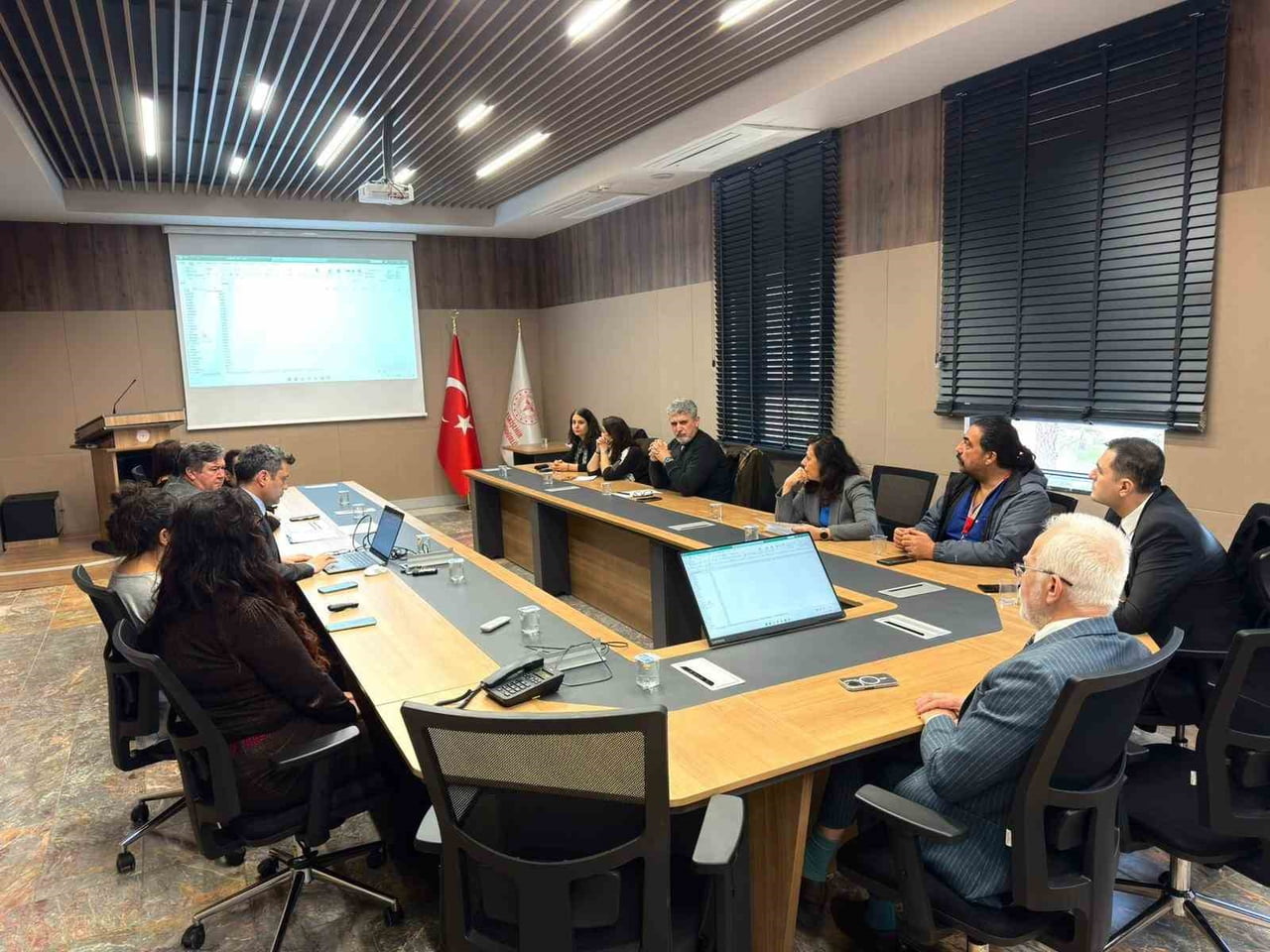 İL SAĞLIK MÜDÜRÜ DOÇ.DR. YAŞAR BİLDİRİCİ'NİN BAŞKANLIĞINDA, KAMU HASTANELERİ HİZMETLERİ BAŞKANI...