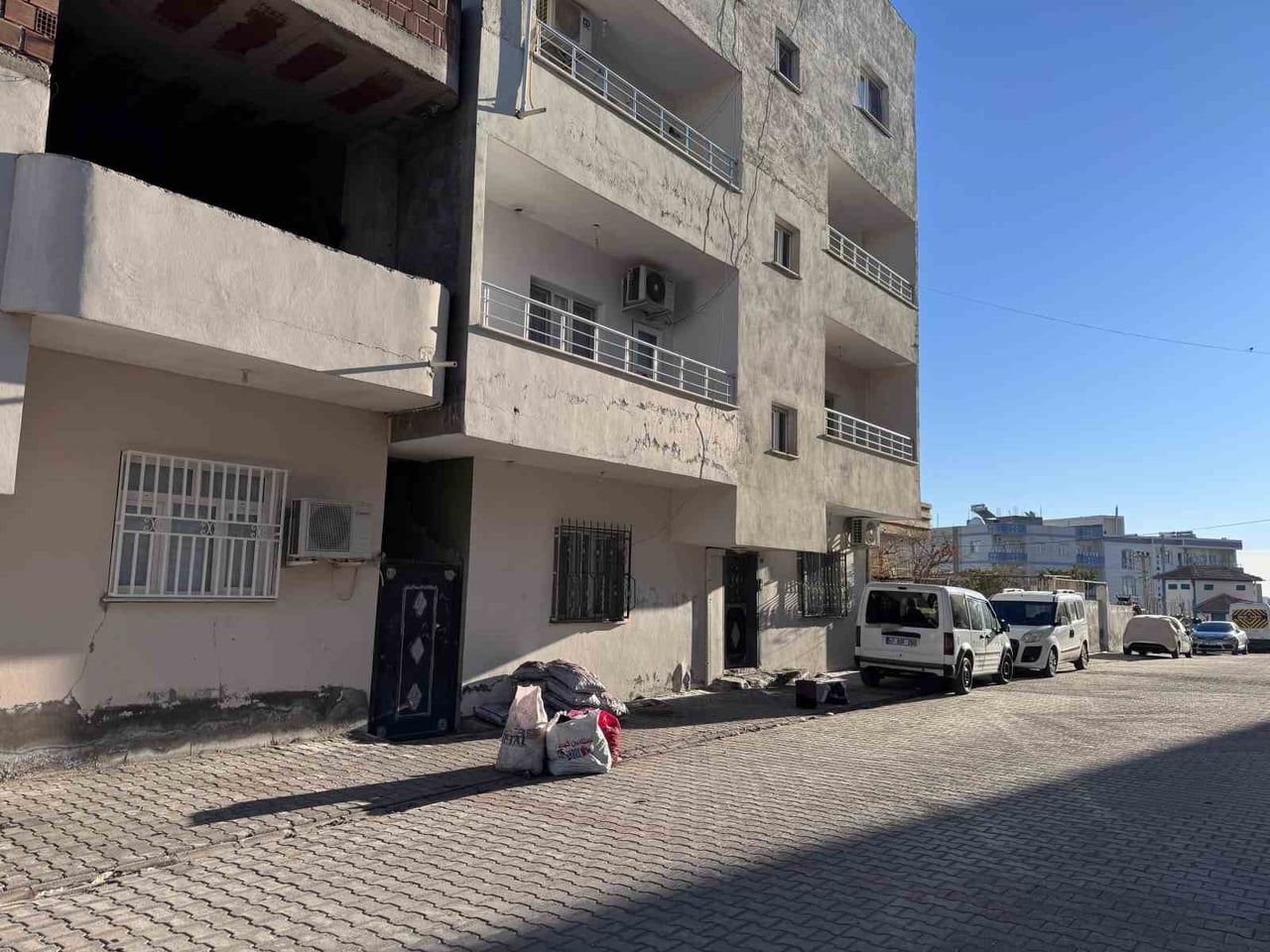 İLK BELİRLEMELERE GÖRE KİMLİĞİ TESPİT EDİLEN BİR ŞÜPHELİNİN YAKALANMASI İÇİN ÇALIŞMA...