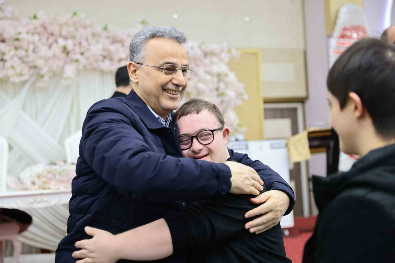 İLKADIM BELEDİYE BAŞKANI İHSAN KURNAZ, DOWN SENDROMLU ÇOCUKLAR VE AİLELERİYLE KAHVALTIDA BİR ARAYA...