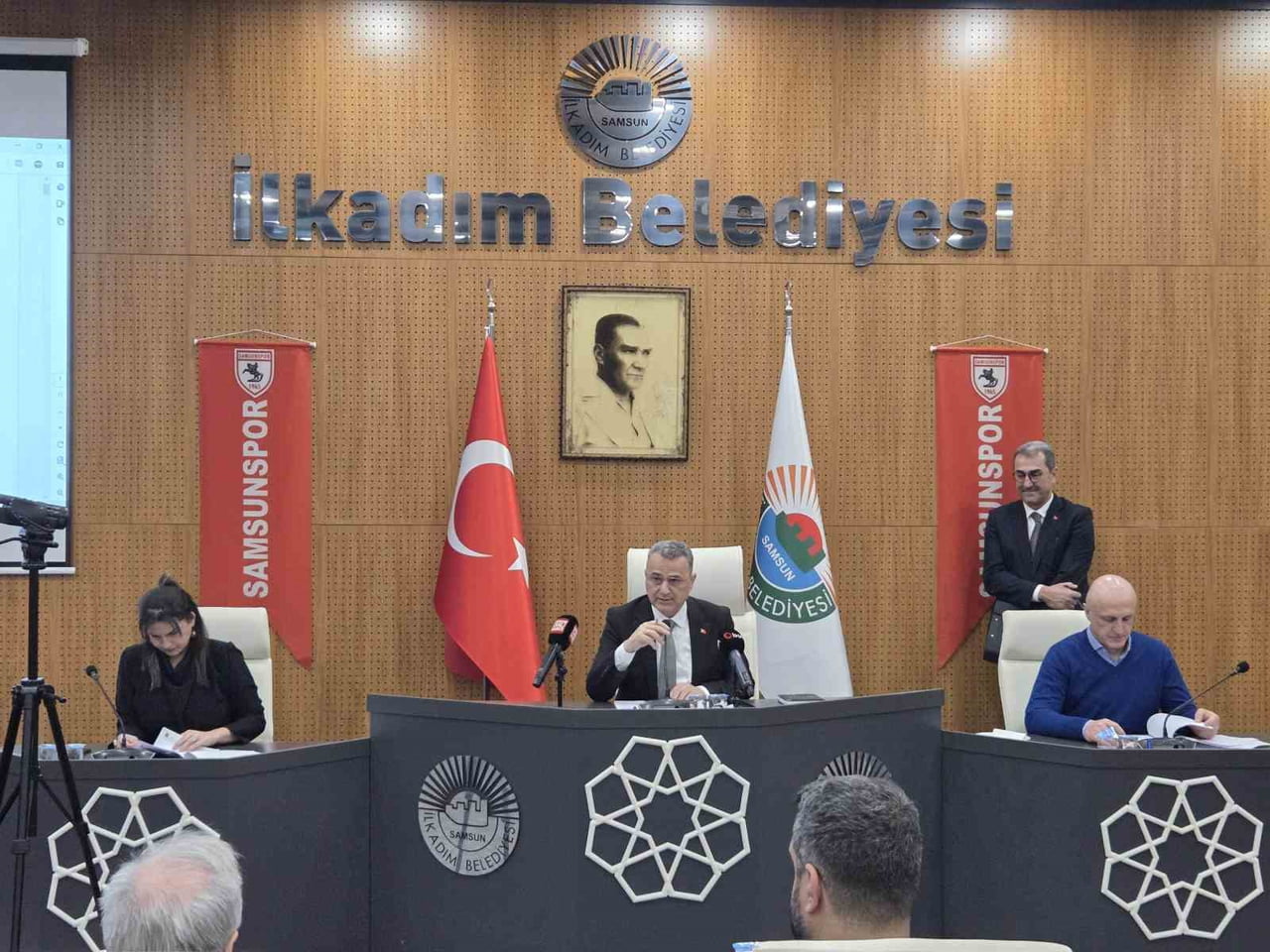 İLKADIM BELEDİYE MECLİSİ OCAK AYI İLK OTURUMU, İLKADIM BELEDİYE BAŞKANI İHSAN KURNAZ BAŞKANLIĞINDA...