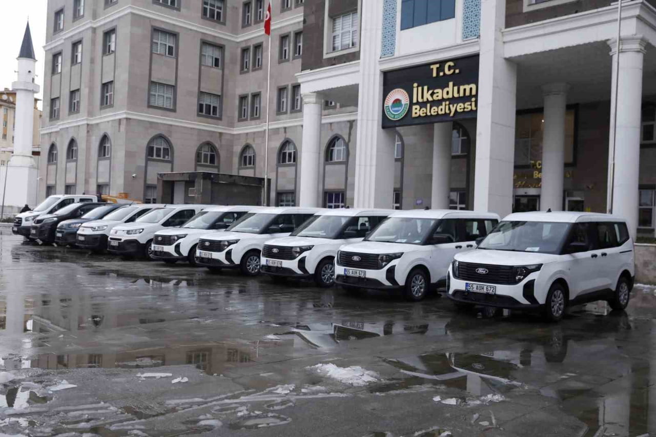 İLKADIM BELEDİYESİ, VATANDAŞLARA DAHA HIZLI, ETKİN VE KALİTELİ HİZMET VEREBİLMEK İÇİN 10 YENİ...