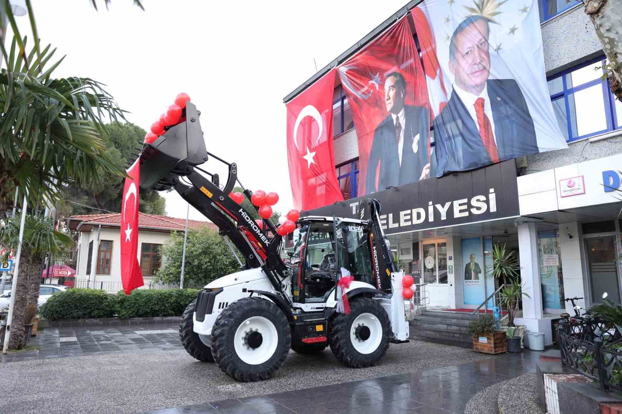 İNCİRLİOVA BELEDİYE BAŞKANI AYTEKİN KAYA, GELİŞEN VE BÜYÜYEN İNCİRLİOVA İÇİN SÜRDÜRDÜĞÜ HİZMET...