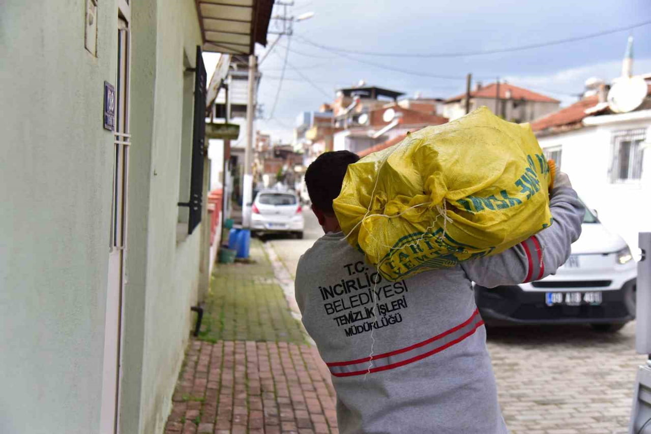 İNCİRLİOVA BELEDİYESİ’NDEN AİLELERE YAKACAK DESTEĞİ