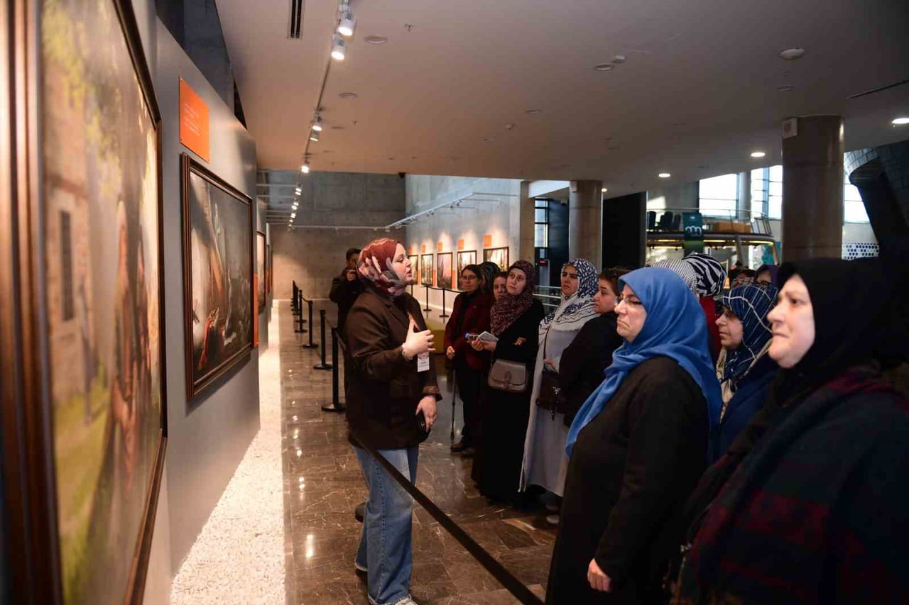İNEGÖL BELEDİYESİ, SARIPINAR MAHALLESİ'NDE HAYATA GEÇİRDİĞİ MEYDAN DÜZENLEMESİYLE MAHALLE...