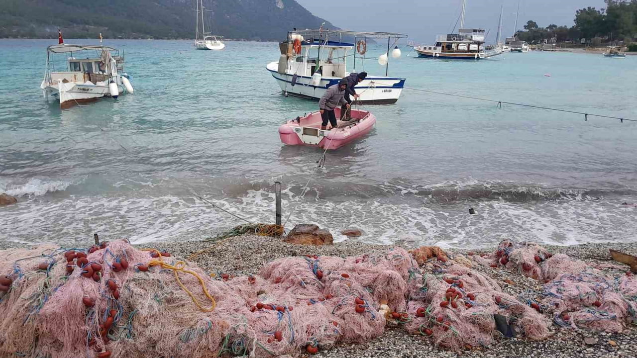 İSKELELER KALKTI, KADIN BALIKÇILAR BALIKÇILIĞI BIRAKTI