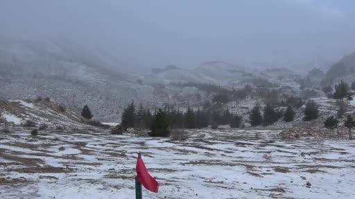 Isparta Davraz'da suni karla kayak keyfi devam ediyor