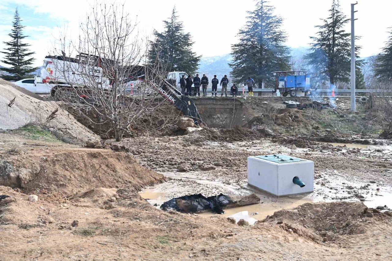 ISPARTA’NIN İÇME SUYU İHTİYACININ ÖNEMLİ BİR BÖLÜMÜNÜ KARŞILAYAN EĞİRDİR’DEN GELEN ANA İSALE...