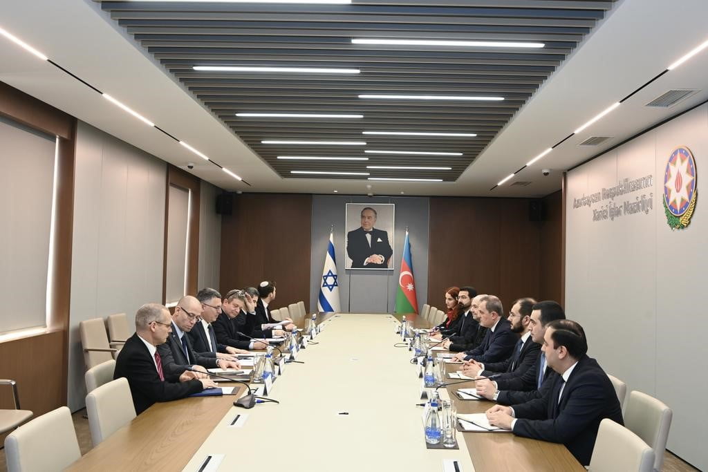 İSRAİL DIŞİŞLERİ BAKANI GİDEON SAAR, AZERBAYCAN DIŞİŞLERİ BAKANI CEYHUN BAYRAMOV İLE BİR ARAYA...