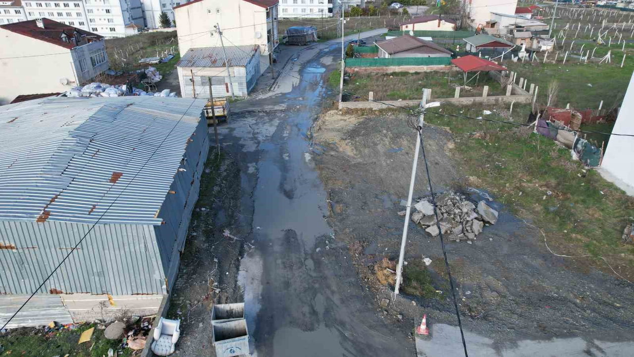 İSTANBUL'UN ARNAVUTKÖY İLÇESİ ADNAN MENDERES MAHALLESİ'NDE İDDİAYA GÖRE, İSKİ TARAFINDAN YAKLAŞIK...