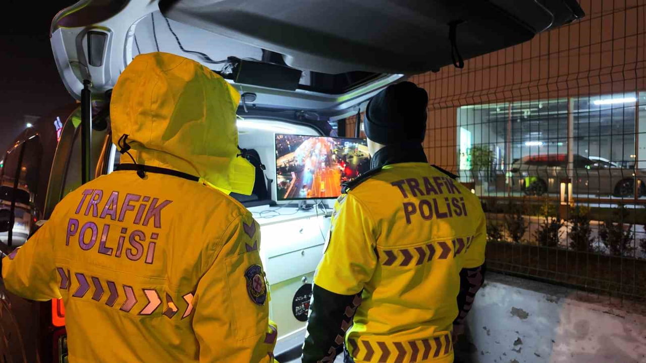 İSTANBUL AVCILAR'DA AKŞAM SAATLERİNDE YAŞANAN OLAYDA, 2 AY ÖNCE EHLİYETİNİ ALAN MOTOSİKLETLİ...