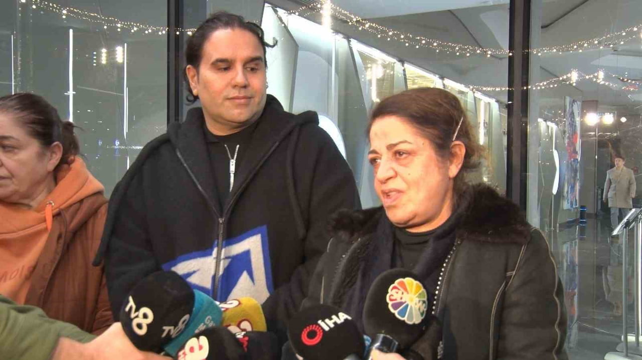 İSTANBUL’DA FENALAŞARAK KALDIRILDIĞI HASTANEDE HAYATINI KAYBEDEN ŞARKICI VE SUNUCU FATİH ÜREK’İN...