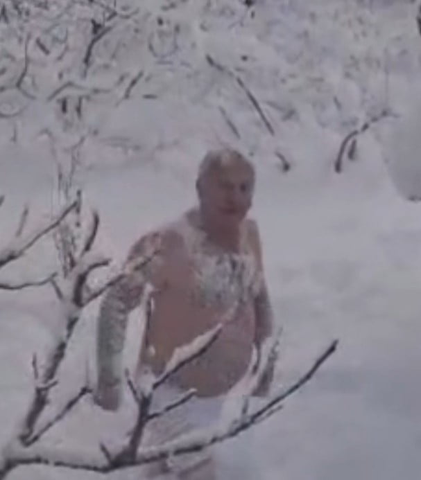 İSTANBUL’DAN MEMLEKETİ SİNOP’A GELEN SADETTİN ÖZGENÇ, KÖYÜNDEKİ YAKLAŞIK 40 SANTİMETRELİK KARI...