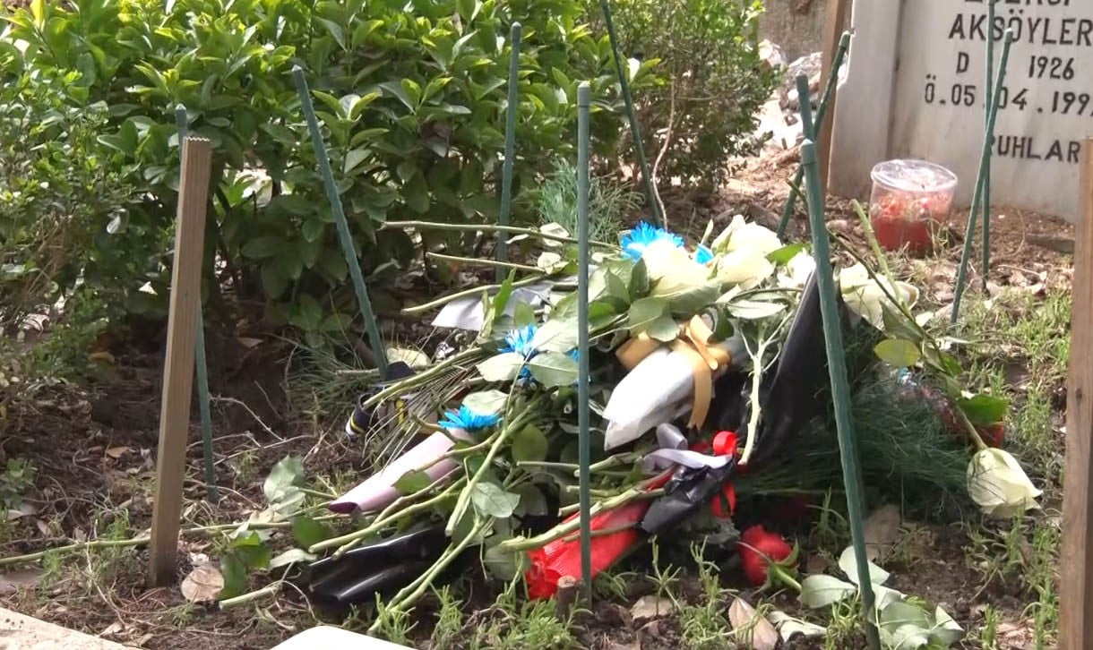 İSTANBUL GÜNGÖREN’DE BIÇAKLANARAK ÖLDÜRÜLEN 17 YAŞINDAKİ ATLAS ÇAĞLAYAN’IN MEZARI...