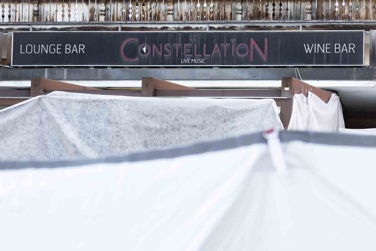 İSVİÇRE'DE YILBAŞI AKŞAMI ÇIKAN YANGINDA 40 KİŞİNİN HAYATINI KAYBETTİĞİ BARDA 2019'DAN BERİ HİÇBİR...