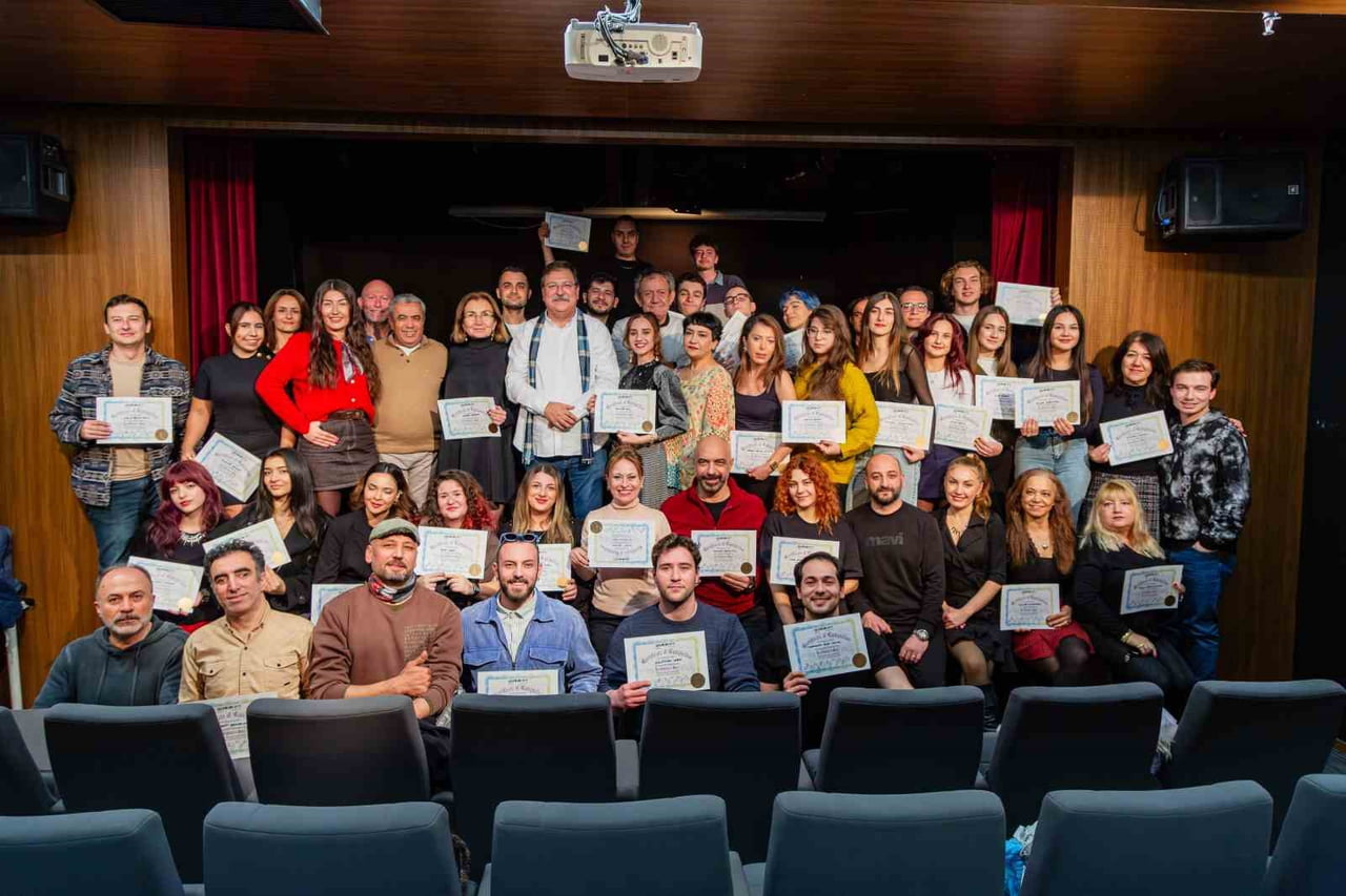 İZMİR'DE 2017'DEN BU YANA ÜCRETSİZ VE PROFESYONEL SANAT EĞİTİMİ SUNAN FOLKART ACADEMY, 2025-2026...