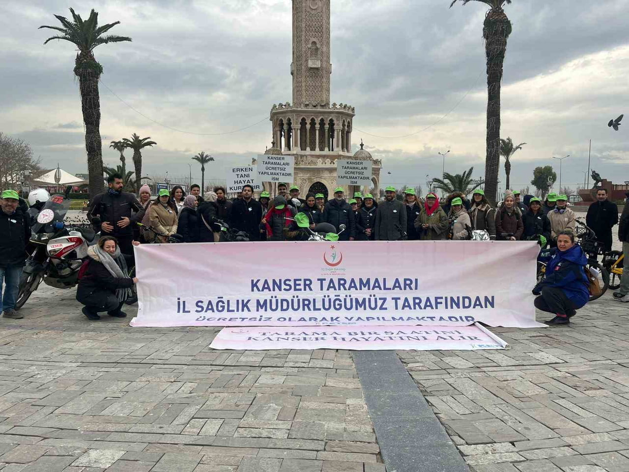 İZMİR DEMOKRASİ ÜNİVERSİTESİ TIP FAKÜLTESİ VE İZMİR İL SAĞLIK MÜDÜRLÜĞÜ İŞ BİRLİĞİYLE "SERVİKS...