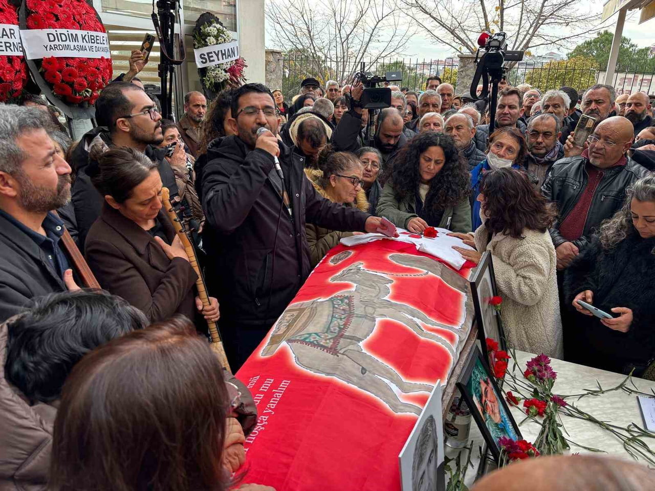 İZMİR’İN ÇİĞLİ İLÇESİNDE UĞRADIĞI SALDIRI SONUCU HAYATINI KAYBEDEN ESKİ İNSAN HAKLARI DERNEĞİ...