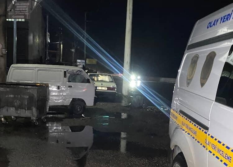 İZMİR’İN TORBALI İLÇESİNDE YOLUN KARŞISINA GEÇMEYE ÇALIŞIRKEN OTOMOBİLİN ÇARPTIĞI 52 YAŞINDAKİ...