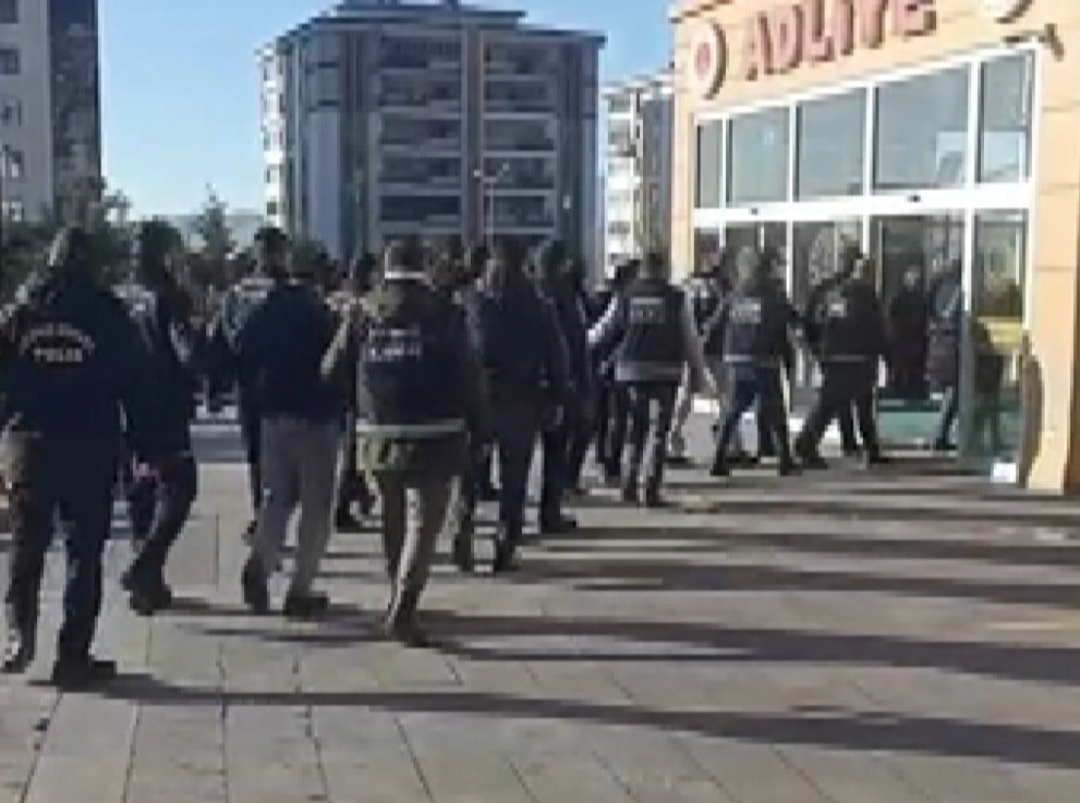 KAHRAMANMARAŞ'TA DÜZENLENEN UYUŞTURUCU OPERASYONUNDA 37 KİŞİ TUTUKLANDI