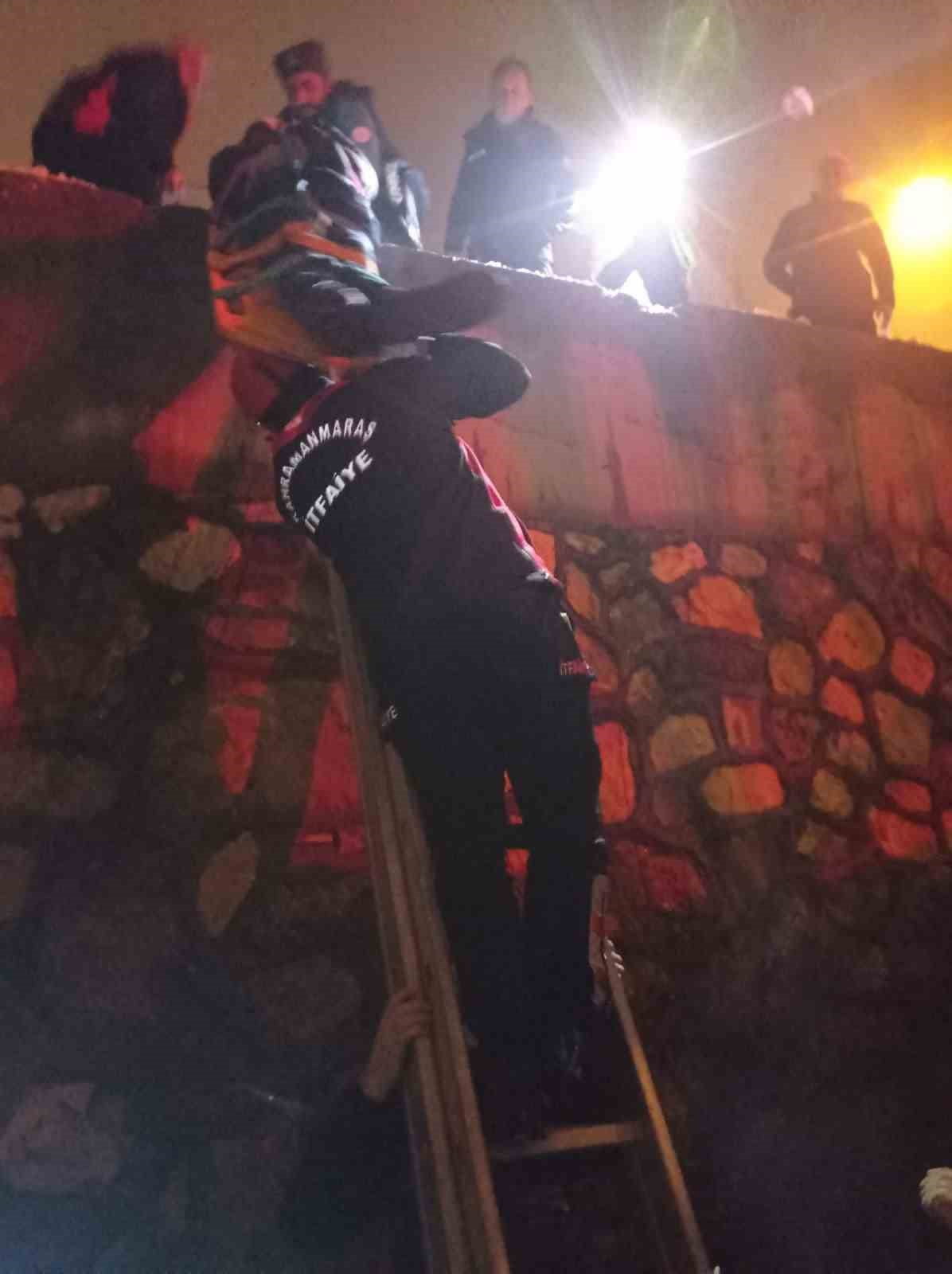 KAHRAMANMARAŞ'TA OTOMOBİLİN KÖPRÜDEN UÇMASI SONUCU AĞIR YARALANAN YOLCU HAYATINI KAYBETTİ....