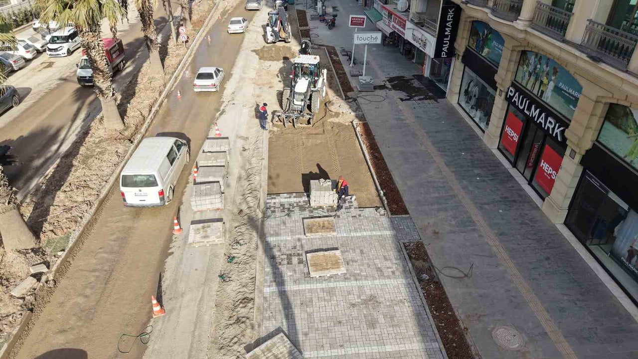 KAHRAMANMARAŞ BÜYÜKŞEHİR BELEDİYESİ, TRABZON BULVARI’NDA ALTYAPI ÇALIŞMALARI TAMAMLANAN KISIMLARDA...