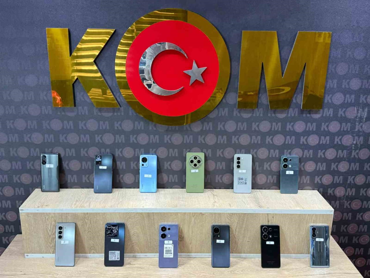 KAHRAMANMARAŞ DÜZENLENEN KAÇAKÇILIK OPERASYONUNDA, KAÇAK ALKOL VE CEP TELEFONU ELE...