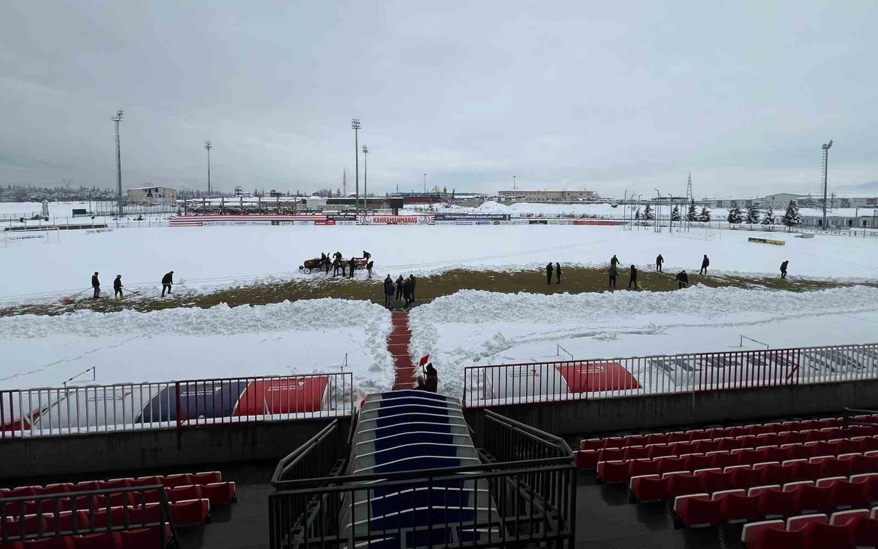 KAHRAMANMARAŞ İSTİKLALSPOR-1461 TRABZON FK MAÇI KAR YAĞIŞI SEBEBİYLE ERTELENDİ.