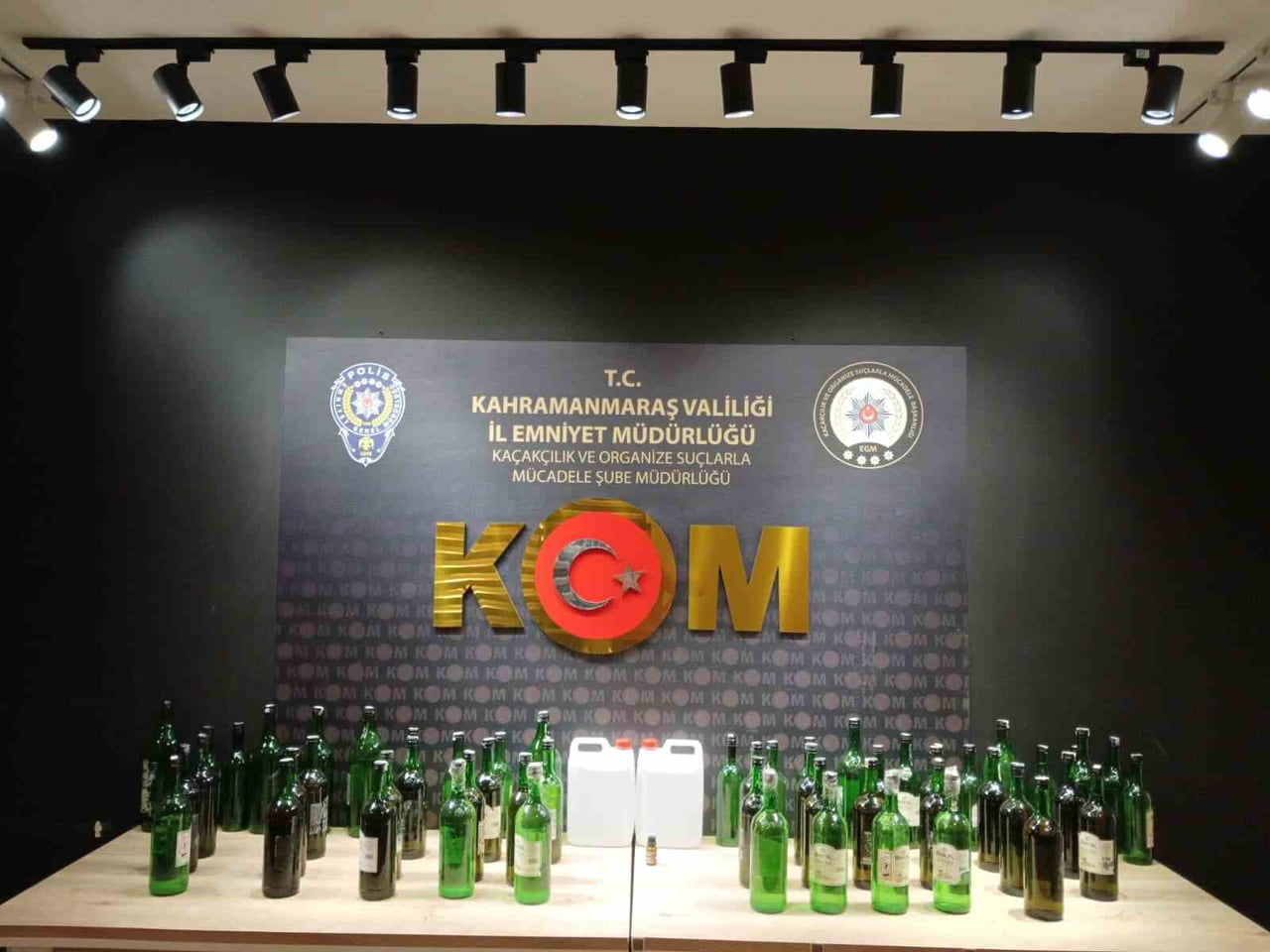 KAHRAMANMARAŞ’TA DÜZENLENEN KAÇAKÇILIK OPERASYONUNDA 3 ŞÜPHELİ YAKALANDI ÇOK SAYIDA MATERYALE EL...