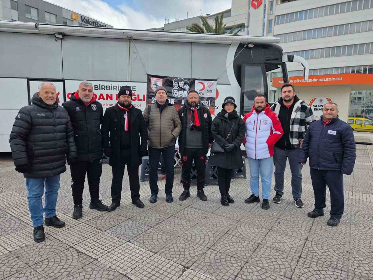 KAN BAĞIŞINDA BULUNANLARA FORMA VEYA MAÇ BİLETİ HEDİYE EDİLİYOR.