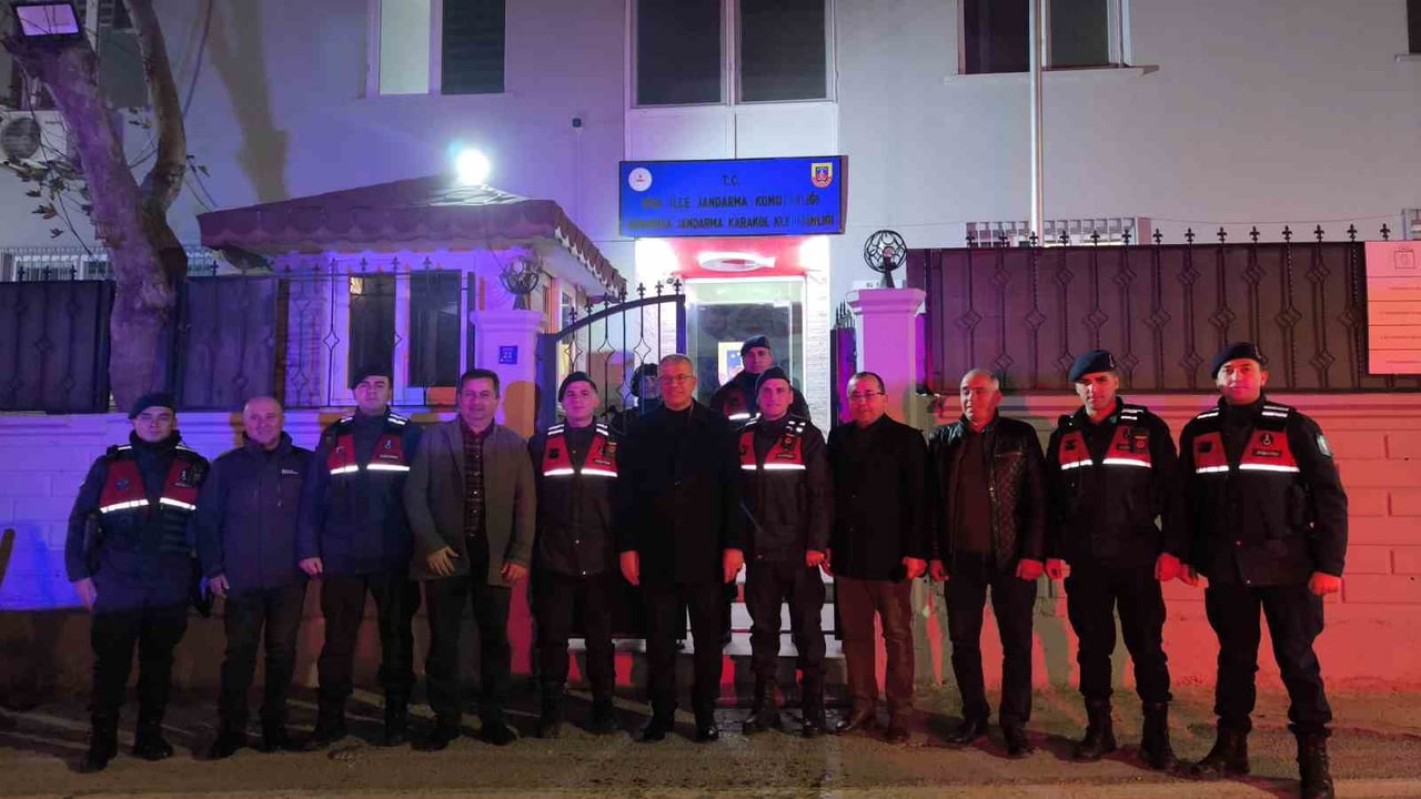 KARABİGA BELEDİYE BAŞKANI AHMET ELBİ VE BELEDİYE MECLİS ÜYELERİ, YENİ YILA GÖREVLERİNİN BAŞINDA...