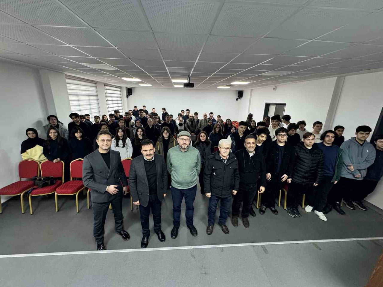 KARABÜK DEMİR ÇELİK ANADOLU LİSESİ'NDEN MEZUN OLAN PROF. DR. SERKAN GÜĞERCİN, YILLAR SONRA MEZUNU...