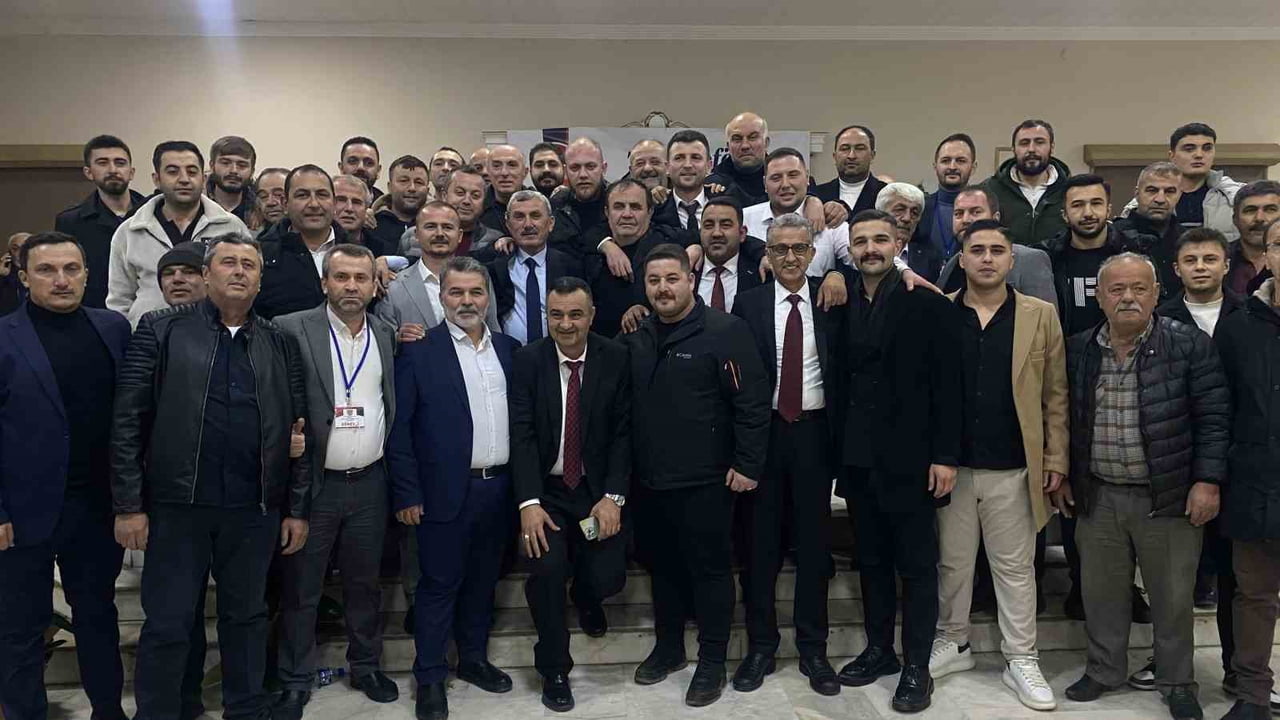 KARABÜK ŞOFÖRLER VE OTOMOBİLCİLER ODASI’NIN OLAĞAN GENEL KURULUNDA MEVCUT BAŞKAN CEMAL TOPÇU...