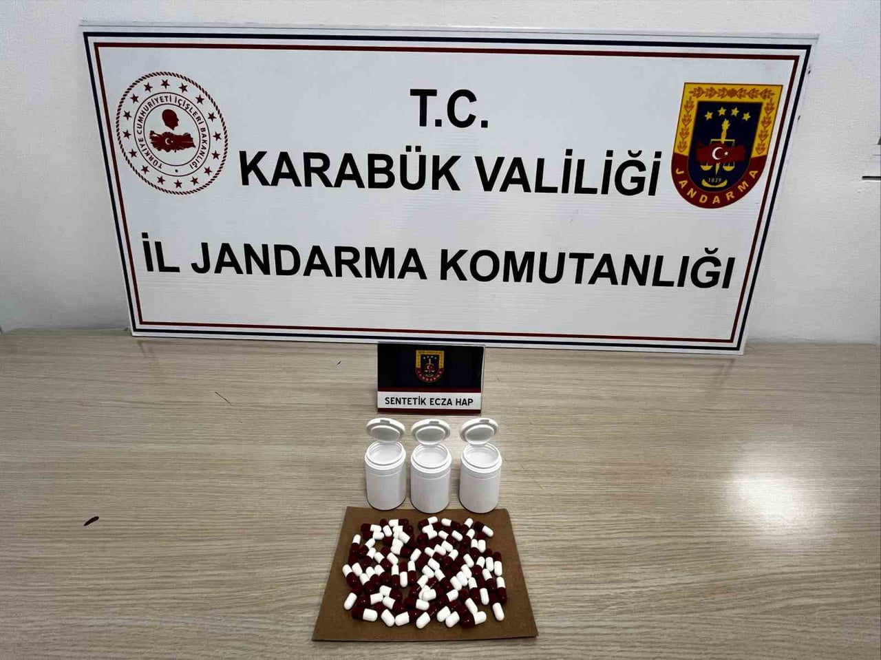 KARABÜK’TE JANDARMA EKİPLERİNCE DÜZENLENEN UYUŞTURUCU OPERASYONLARINDA 5 KİŞİ GÖZALTINA...