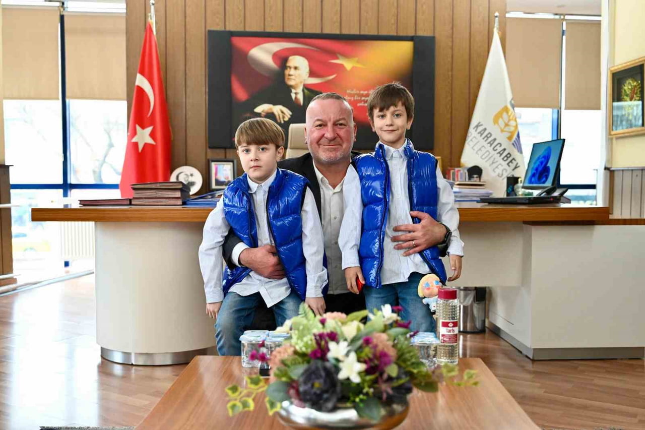 KARACABEY BELEDİYE BAŞKANI FATİH KARABATI, DUCHENNE MUSKÜLER DİSTROFİ (DMD) HASTALIĞIYLA MÜCADELE...