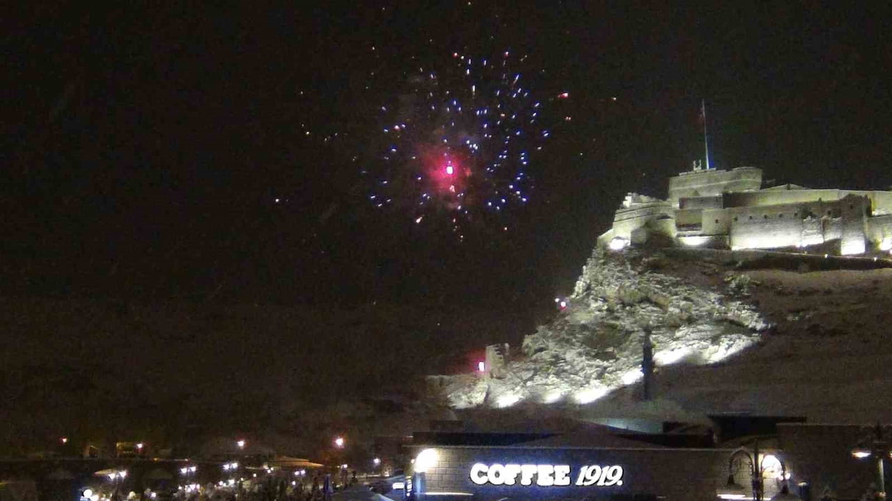 KARS’TA YENİ YIL COŞKUSU: LAPA LAPA KAR ALTINDA HALAY(KARS-İHA)