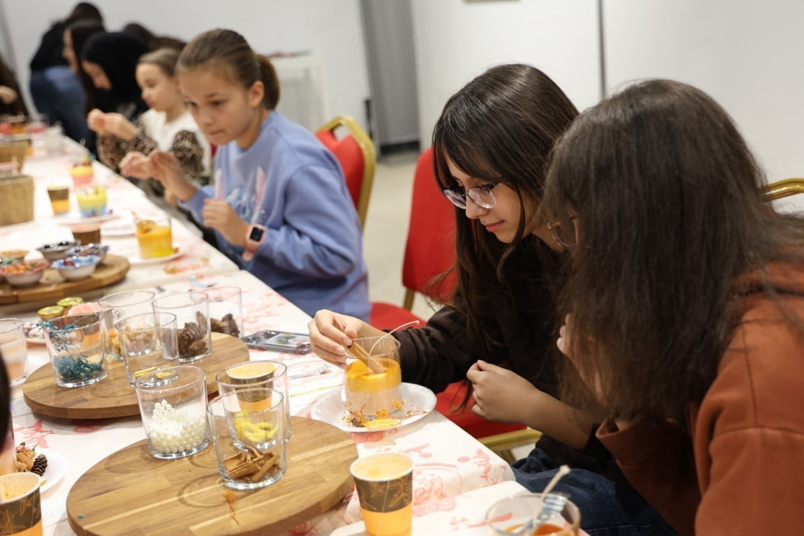KARTEPE BELEDİYESİ TARAFINDAN YARIYIL TATİLİ ETKİNLİKLERİ KAPSAMINDA ÇOCUKLAR İÇİN MUM YAPIM...