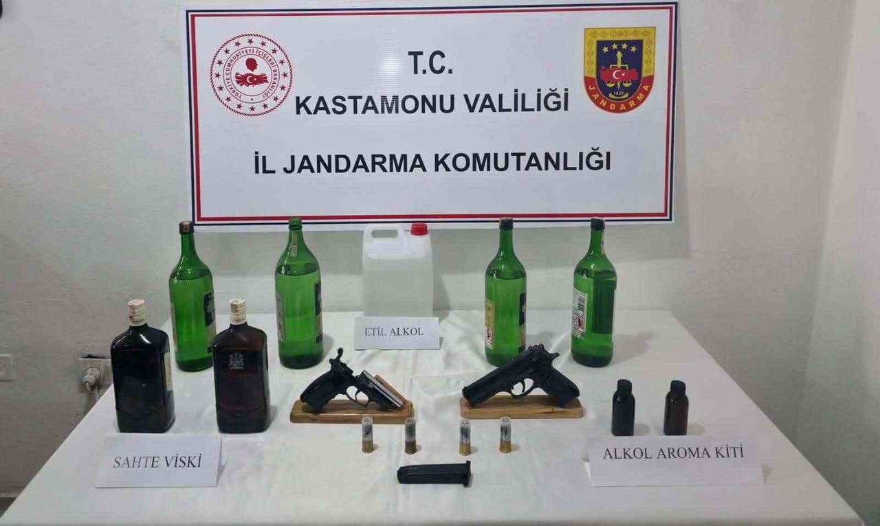 KASTAMONU’DA JANDARMA EKİPLERİNCE GERÇEKLEŞTİRİLEN OPERASYONDA ETİL ALKOL İLE SAHTE İÇKİ İLE...