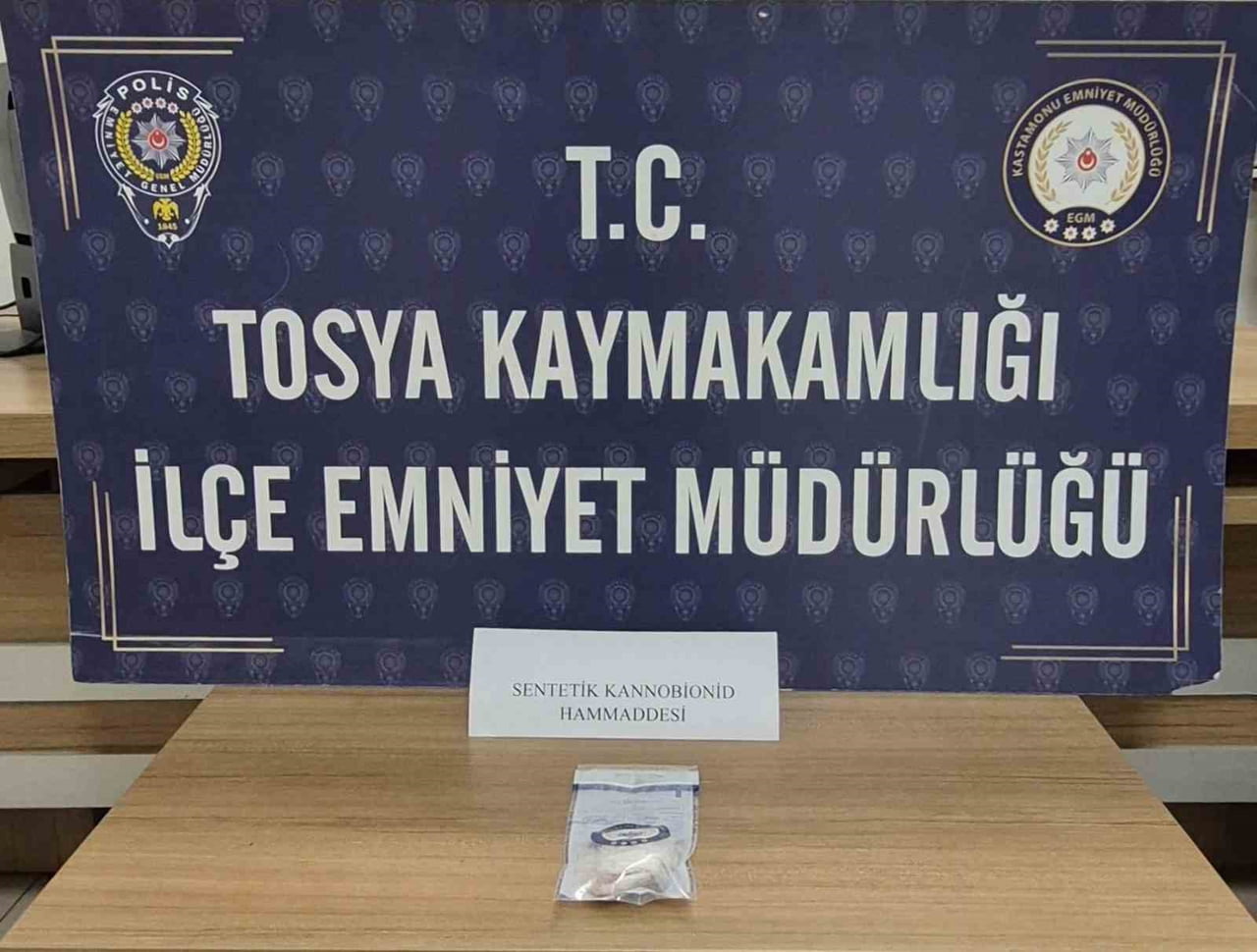 KASTAMONU İL EMNİYET MÜDÜRLÜĞÜ EKİPLERİNCE YAPILAN ÇALIŞMALAR SONUCUNDA 3 ŞÜPHELİ ŞAHIS VE...