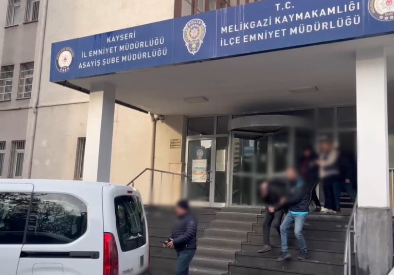 KAYSERİ'DE BİRLİKTE OLDUKLARI ÇOK SAYIDA İŞ İNSANININ GÖRÜNTÜLERİNİ KAYIT ALTINA ALARAK ŞANTAJ...
