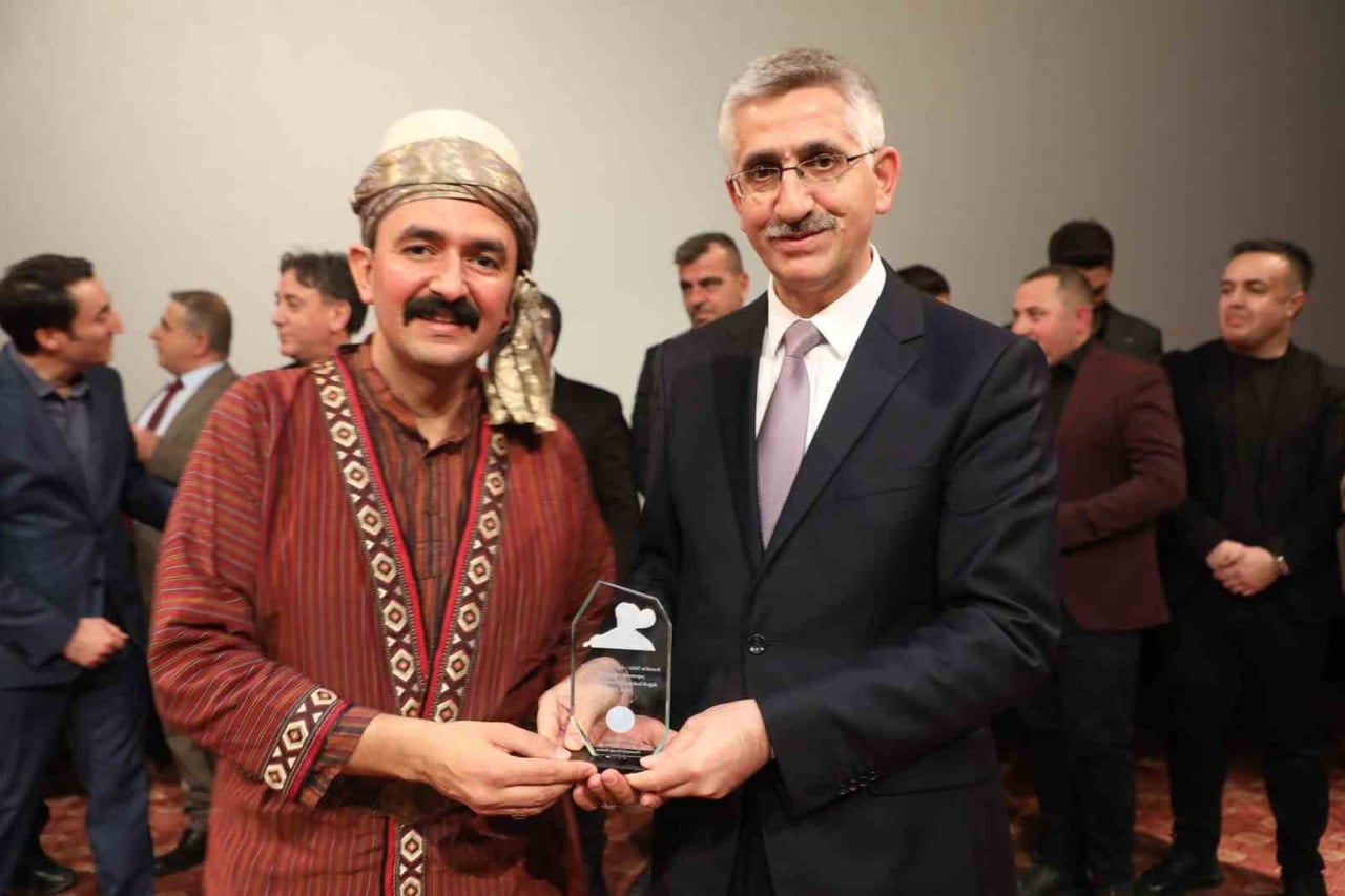 KAYSERİ'NİN DEVELİ İLÇESİNDE AŞIK SEYRANİ'NİN HAYATINI KONU ALAN FİLMİN GALASI...