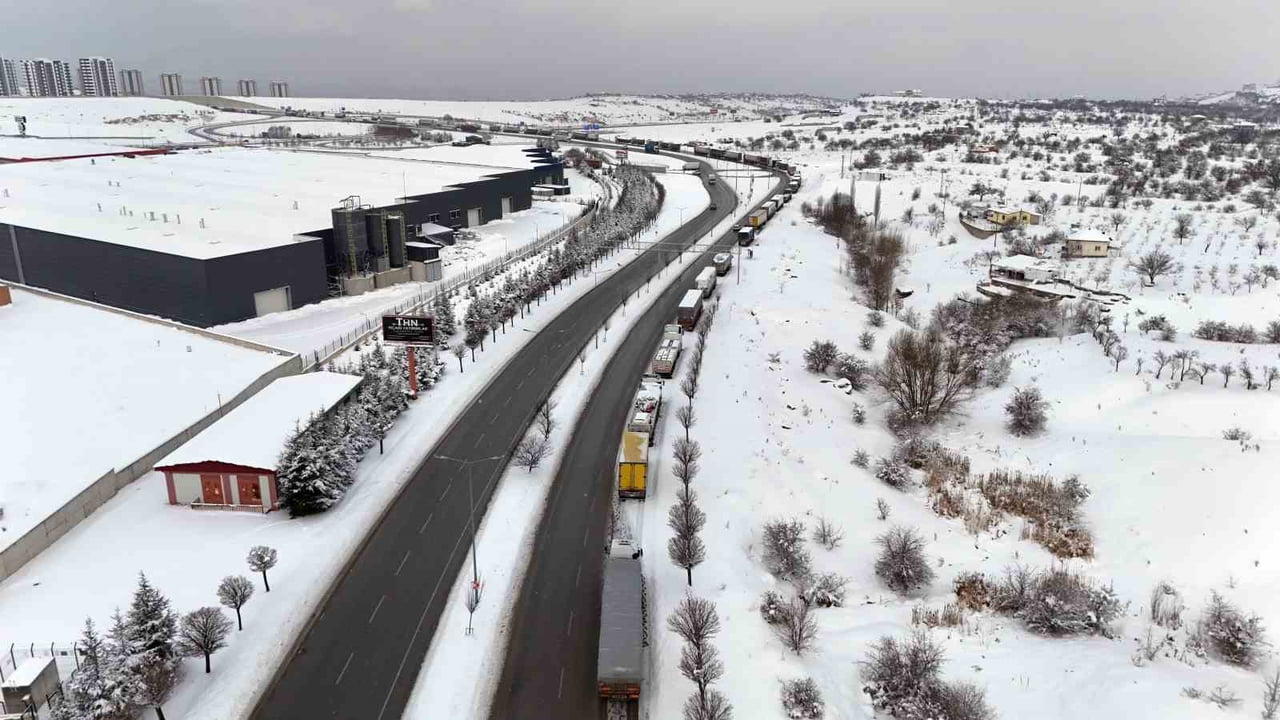 KAYSERİ’DE KAR YAĞIŞI VE OLUMSUZ HAVA ŞARTLARI NEDENİYLE KAYSERİ-MALATYA VE KAYSERİ-KAHRAMANMARAŞ...